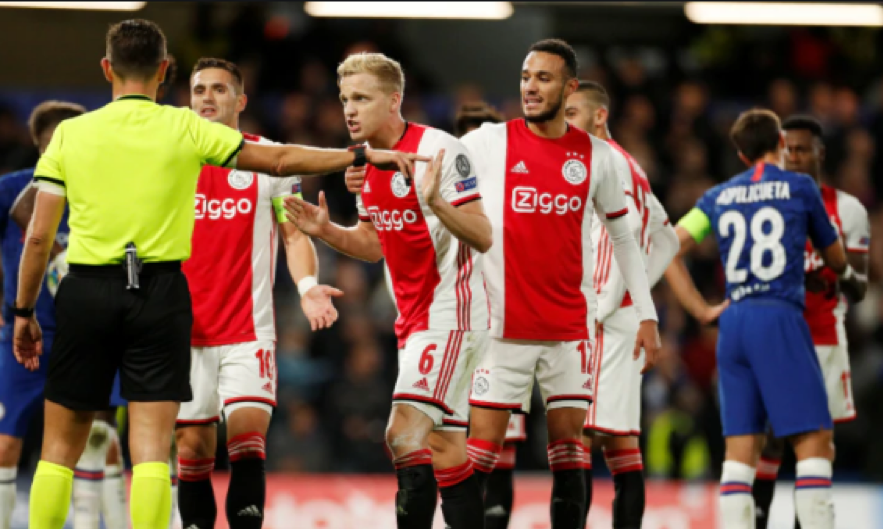 Soi-keo-Ajax-vs-Valencia-3h00-ngay-11-12-Champions-League
